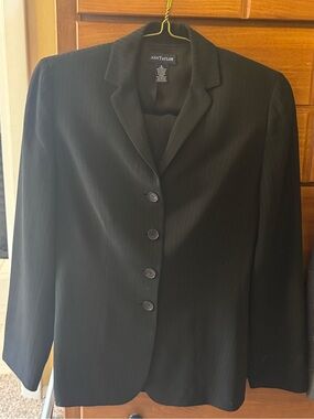 Classic Black Suit with Jacket and Women's - Timeless Office Essential